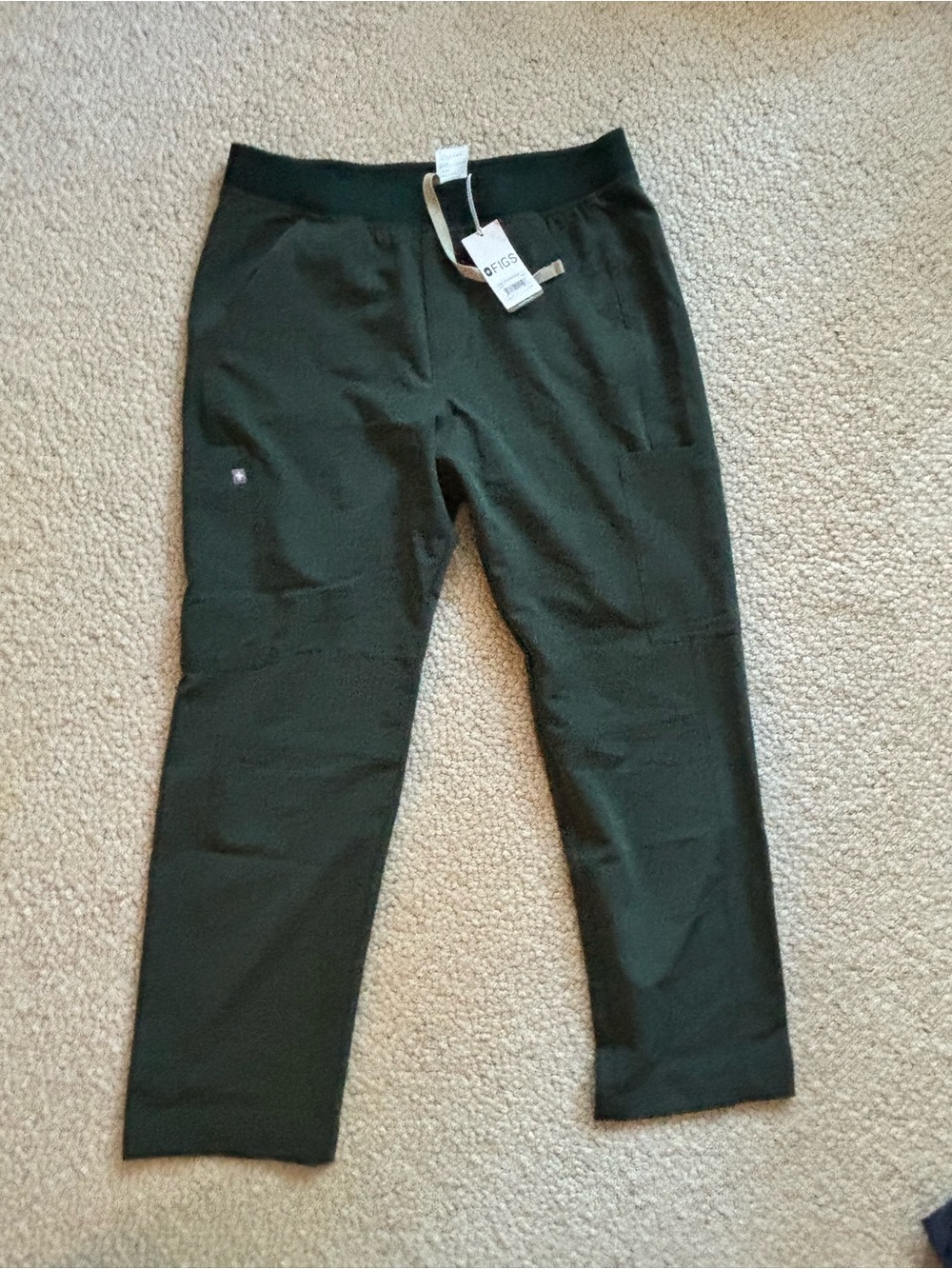 NWT FIGS Men's Dark Green Axim Short scrub pants